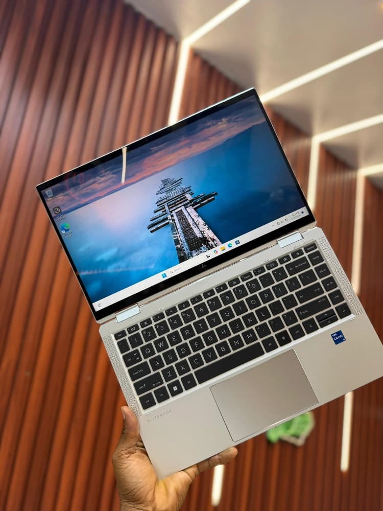 HP ELITEBOOK 1040 G8 - Image 1