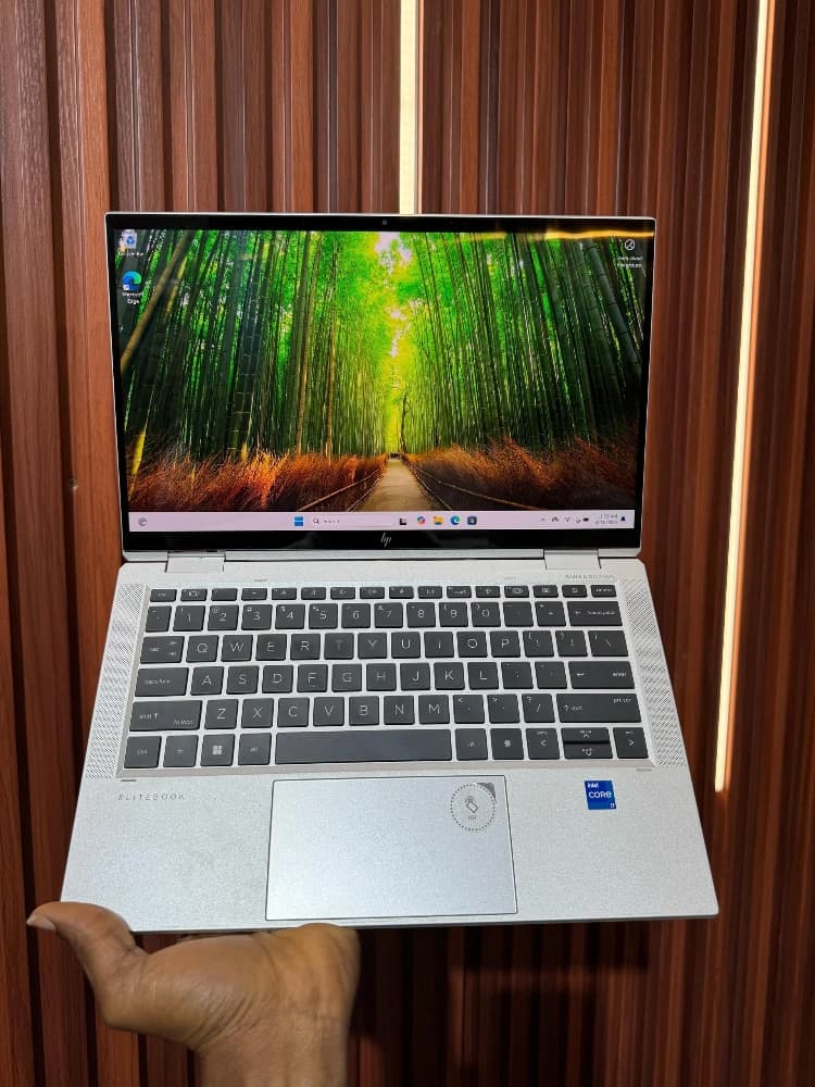 HP ELITEBOOK 1030 G8 - Image 1